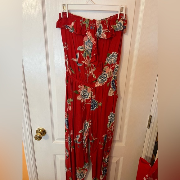 Jumpsuit. Size small - Picture 2 of 2